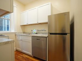 1844 Commonwealth Ave