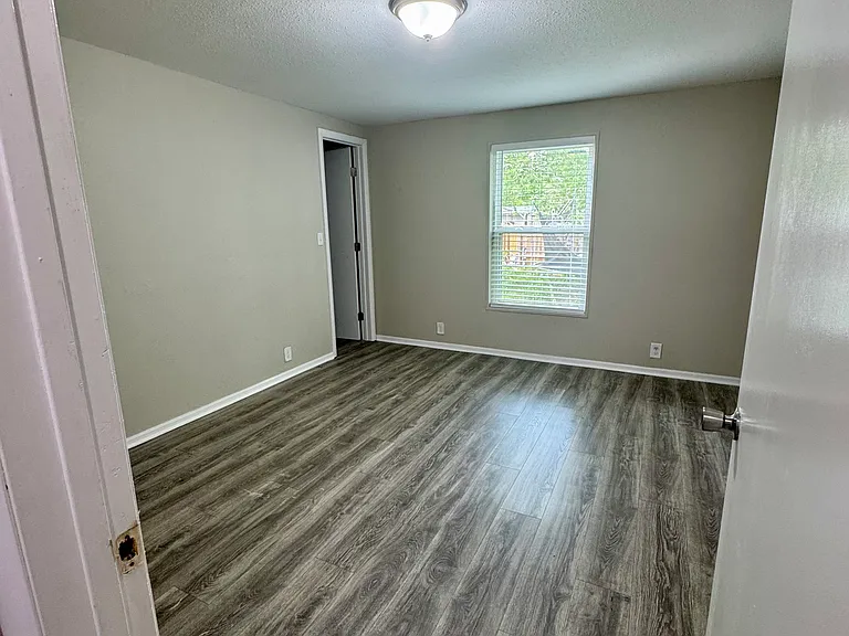 7616 Coach Park Dr — Photo 16