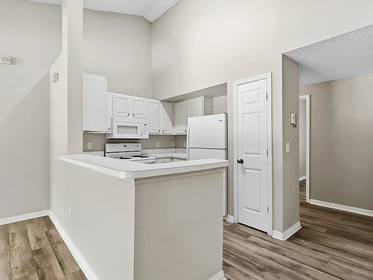 10000 SW 52nd Ave #159 — Photo 5