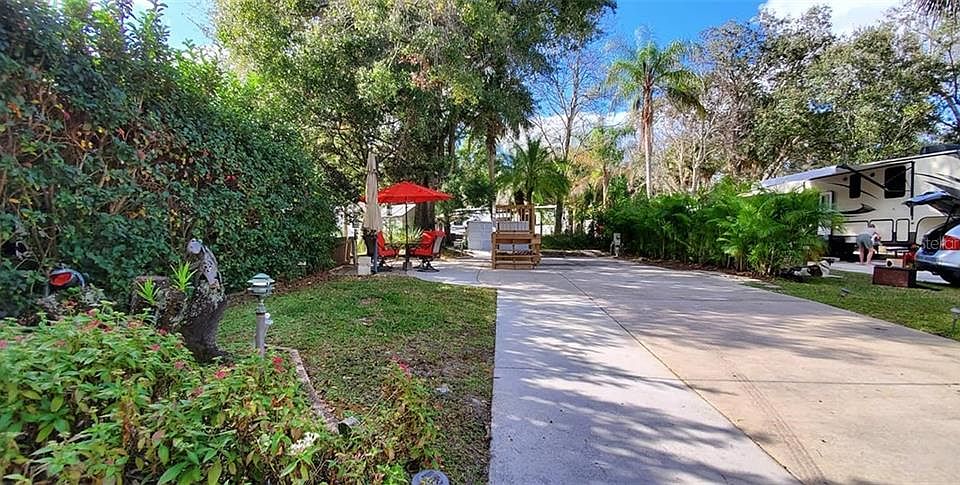 1st image of 259 Saddle Ln
