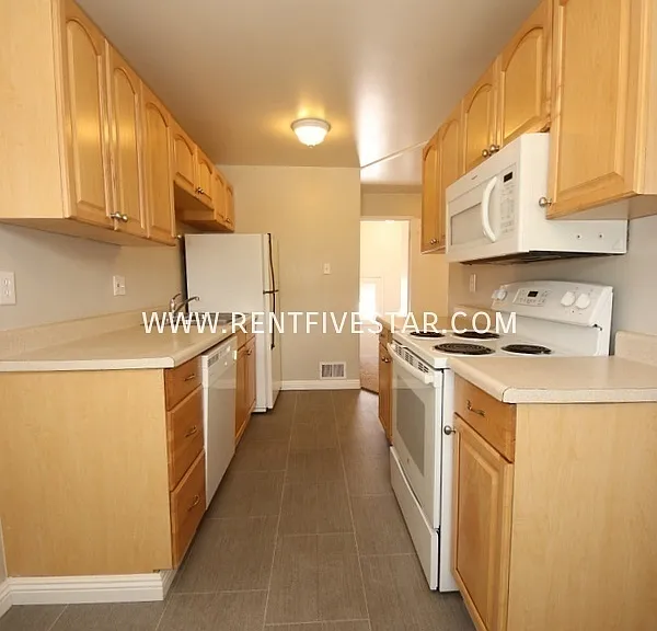 18 Westello Blvd — Photo 3