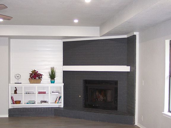 3rd image of 2108 Tanglewood Dr