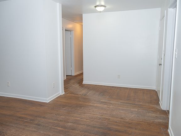 5th image of 895 Meadow Rock Dr