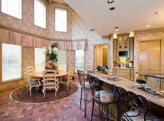 4th image of 4920 Littlewood Dr