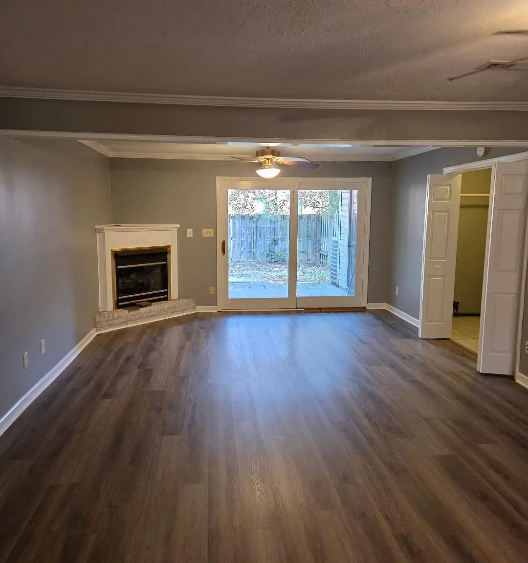 2 bed, 1.5 bath, 1428 sqft, $1,200 — Photo 2