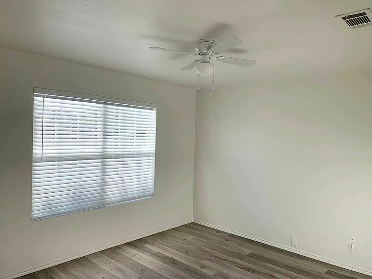 709 Cactus Trl — Photo 15