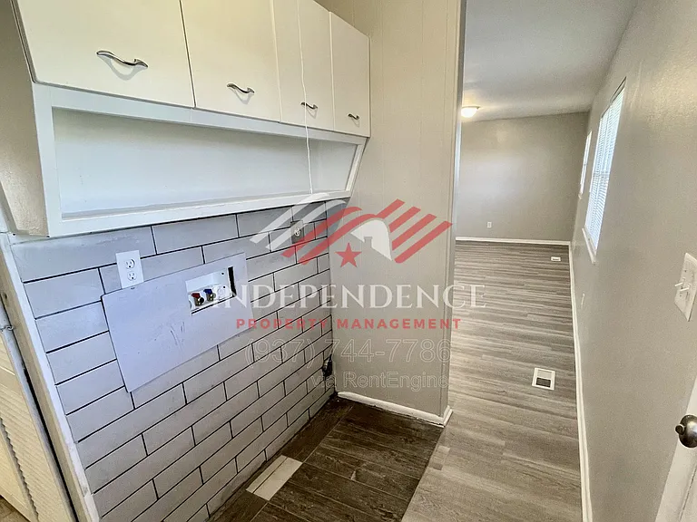 136 Rogers Dr — Photo 7