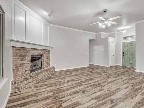 2nd image of 1809 Meadow Run Dr