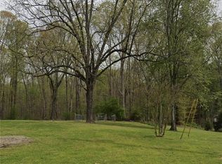 4224 Walnut Cir, Flowery Branch, GA 30542