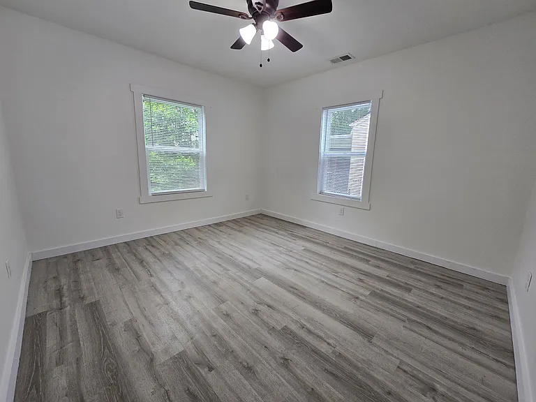 1520 W Lynn St — Photo 6