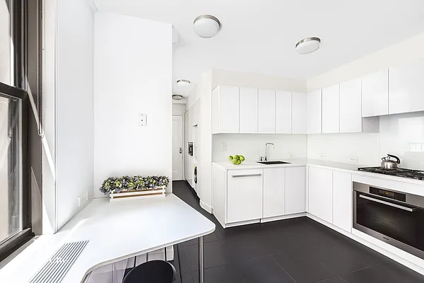 Sold by Warburg | media 3