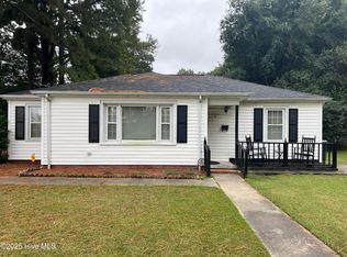 615 Greenmead Dr, Kinston, NC 28501