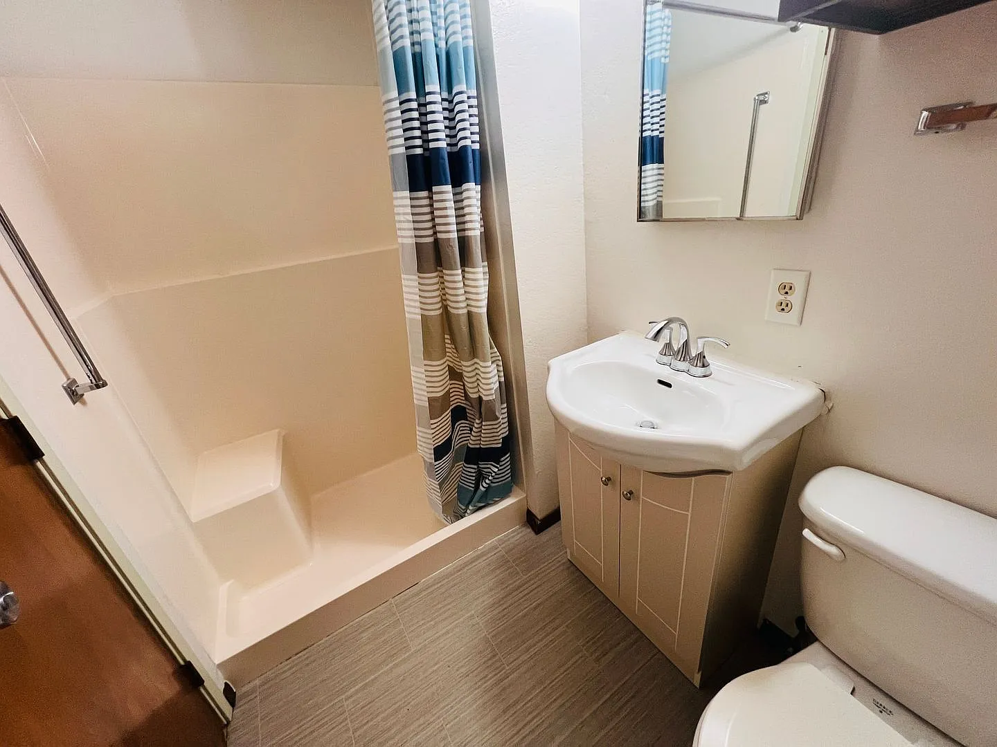 Eureka 22-Plex — Photo 2