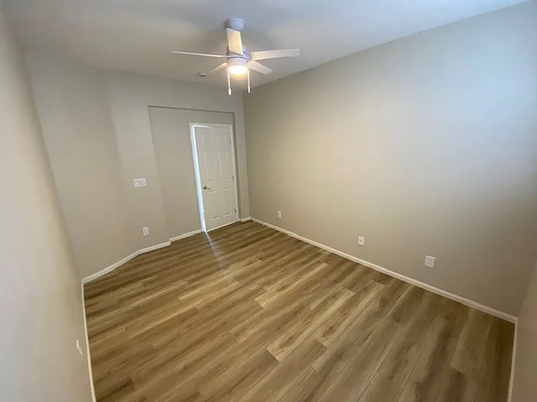 10509 Foggy Glen Ave — Photo 12