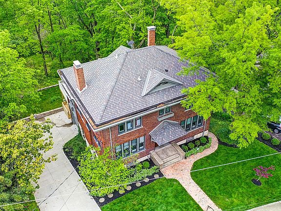 2nd image of 185 Lafayette Cir