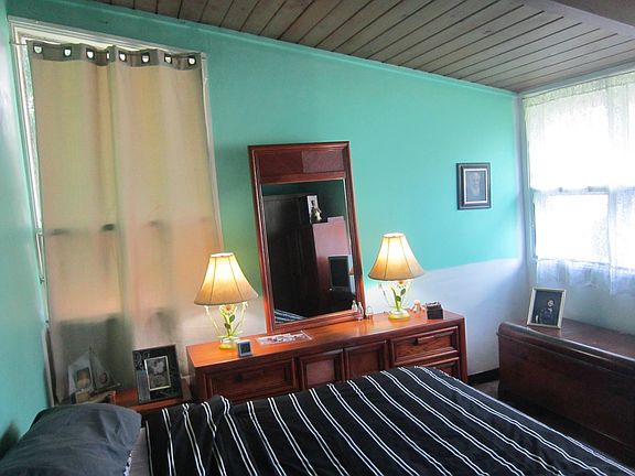 5th image of 823 Coronet Ln