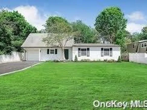 70 Meyer Lane, Medford, NY 11763