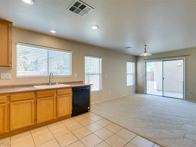 186 Gilliflower Ave #0 — Photo 24