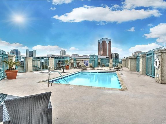 2nd image of 640 W 4th St Unit 105