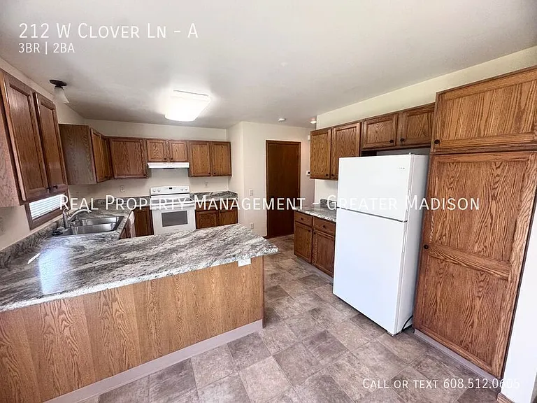 212 W Clover Ln #A — Photo 6