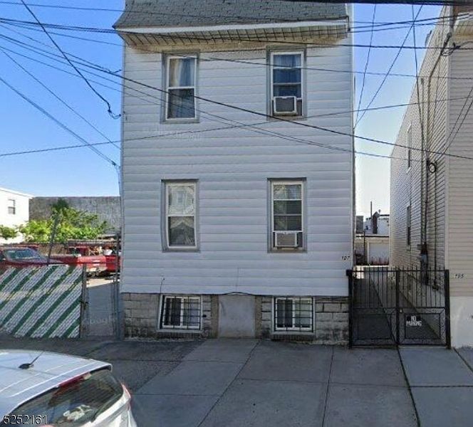 1st image of 197 Malvern St