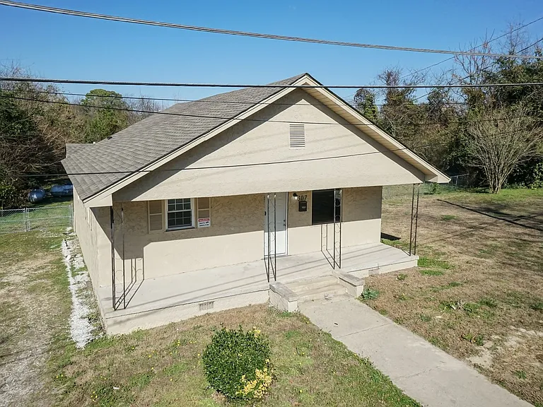 307 Olivia Ln — Photo 2