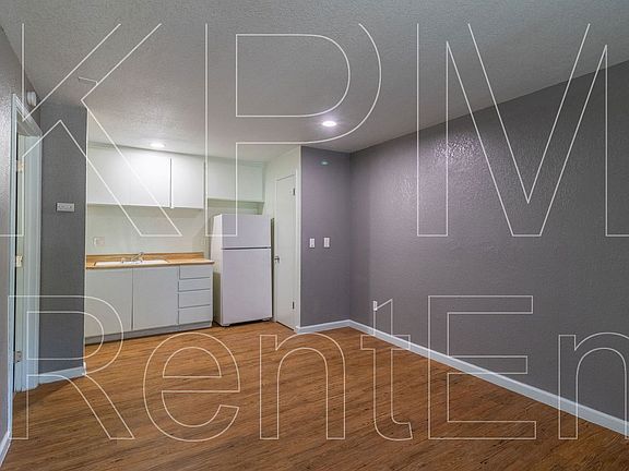 4th image of 3939 N Pershing Ave #73