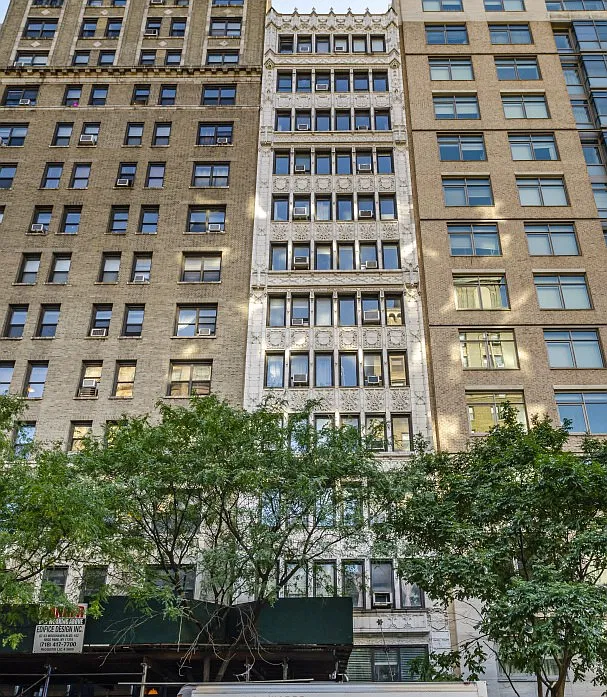 118 West 72nd Street — Photo 1