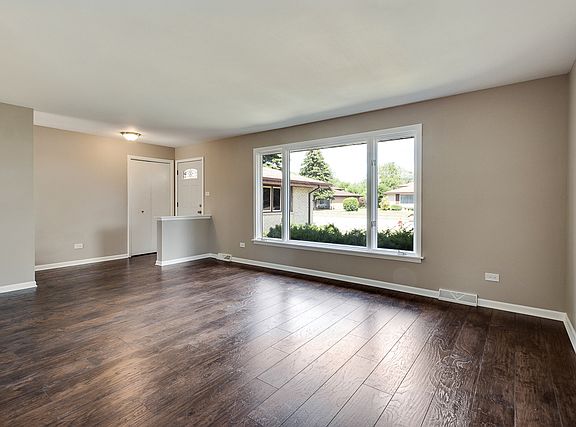 4th image of 16834 Ingleside Ave