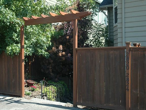4th image of 2821 Thorndyke Ave W