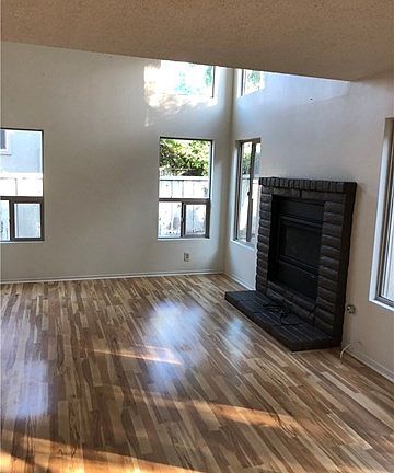 4th image of 1360 Vista Del Lago