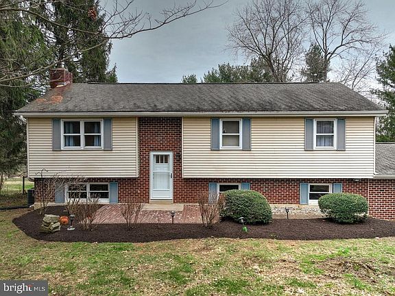 2nd image of 1822 Little Conestoga Rd