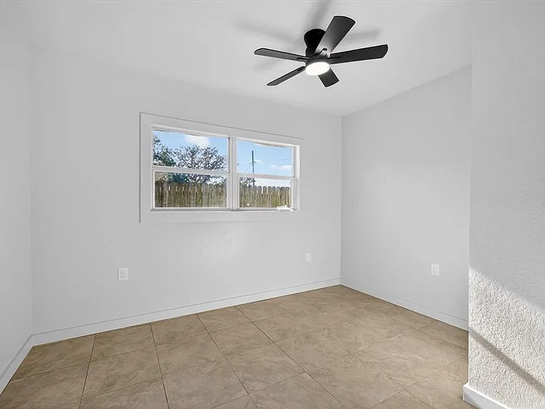 773 W Harbor Dr S — Photo 27