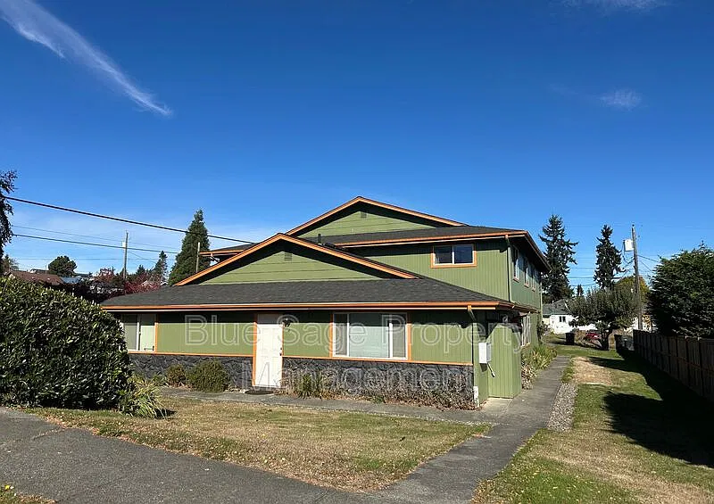 2 bed, 1.0 bath, 800 sqft, $1,595 — Photo 1