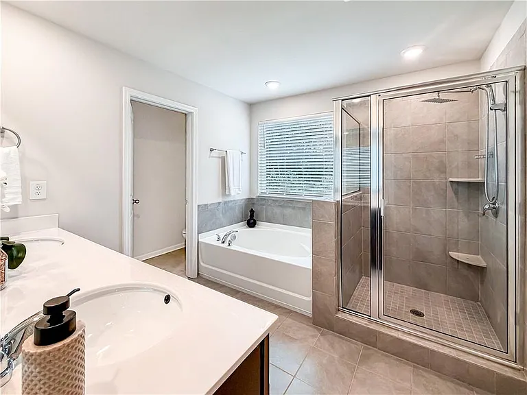 5836 Hackberry Ln — Photo 18
