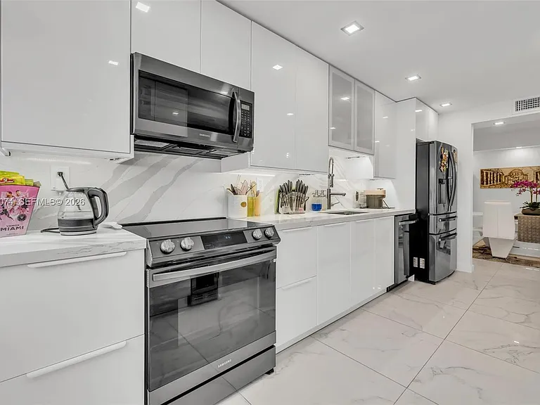 18071 Biscayne Blvd #901 — Photo 14