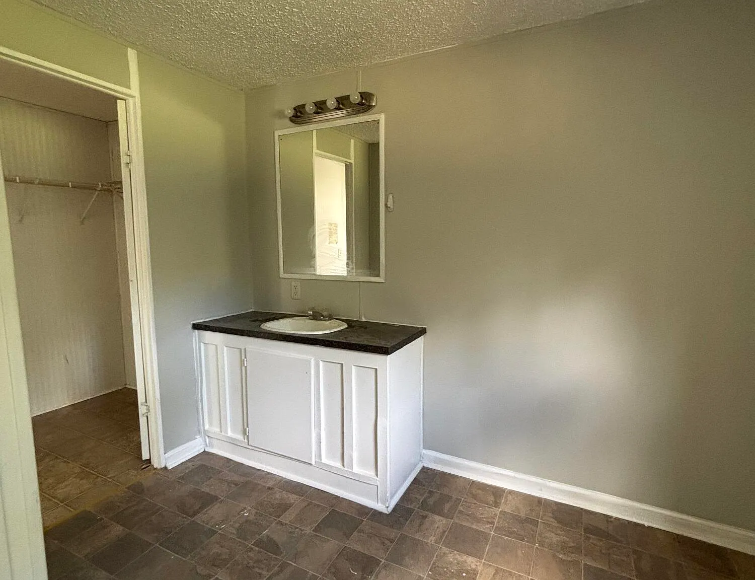3 bed, 2.0 bath, 1216 sqft, $1,500 — Photo 4