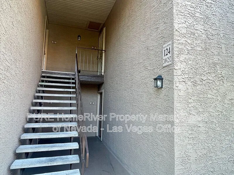 2 bed, 2.0 bath, 978 sqft, $1,450 — Photo 4