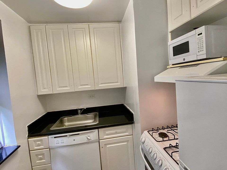 1st image of 235 E 46th St APT 3J