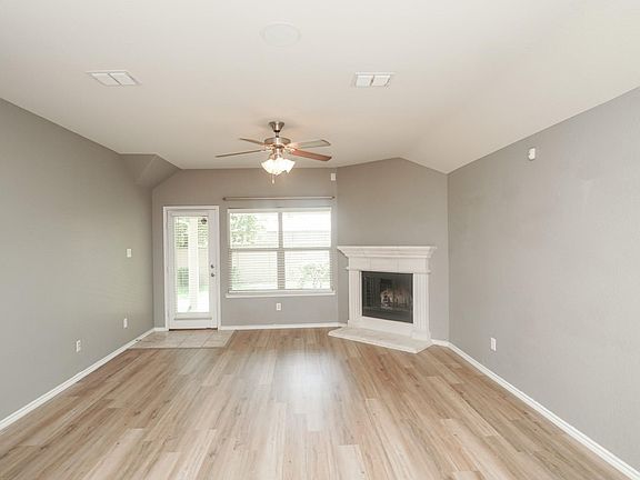 4th image of 13020 Sierra View Dr