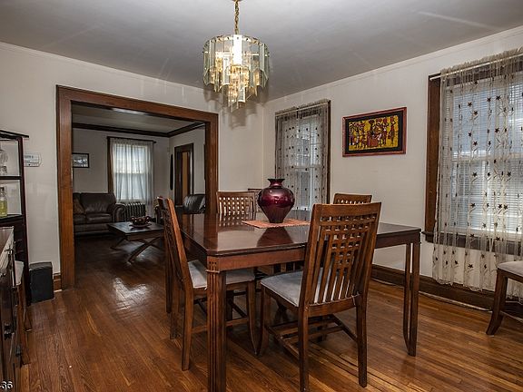 4th image of 125-127 Montrose St