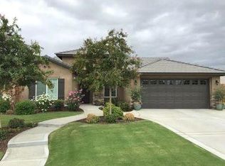 225 Emerald Isle Way, Bakersfield, CA 93314