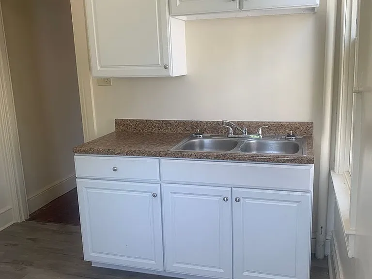 335 E Philadelphia St #2 — Photo 6