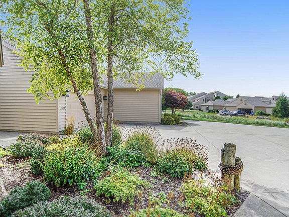 3rd image of 1614 E Harbour Towne Cir #90