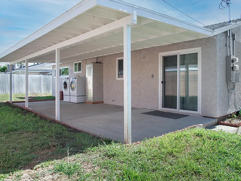 529 Evanwood Ave — Photo 12