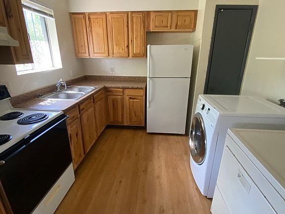 3rd image of 610 E Lester St