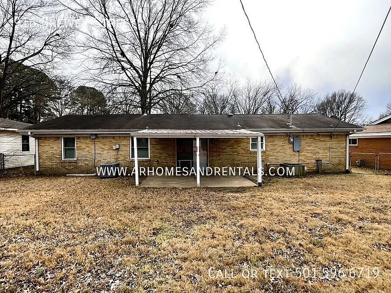916 Brewer St — Photo 13