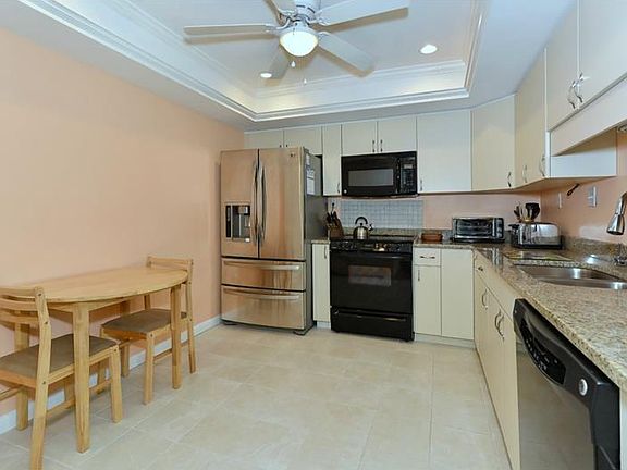5th image of 1080 W Peppertree Ln APT 202A