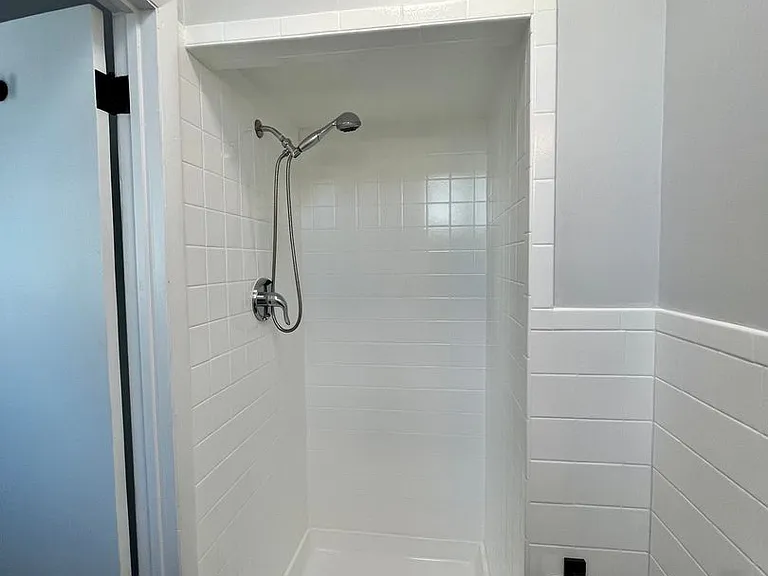 111 Bloomfield Ave — Photo 7