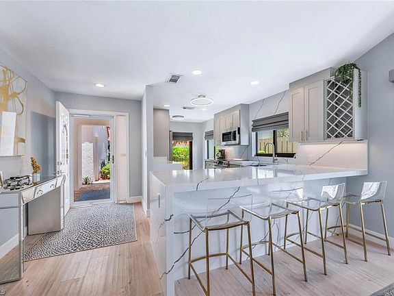 5th image of 517 Beachwalk CIR #68-0